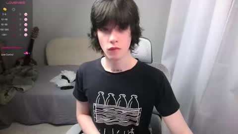 Snapshot of leonkissboy chatting on March 1, 5:59 pm leonkissboy online show from March 1, 5:59 pm