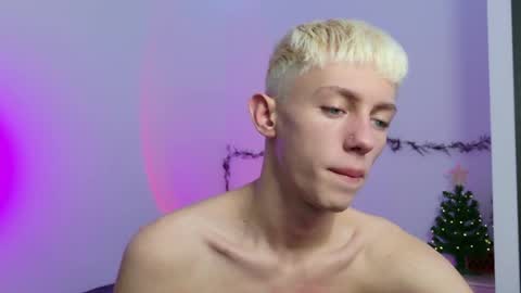 leonlure online show from December 17, 7:09 pm