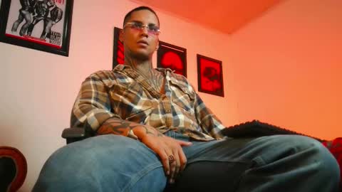 Lenardo jaramillo online show from November 30, 4:27 am