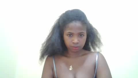 leonnetta online show from April 18, 9:37 pm