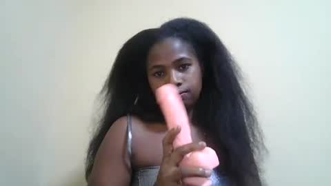 leonnetta online show from April 25, 8:39 pm