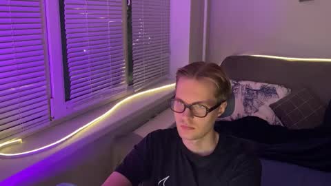 Leon online show from January 8, 11:45 am