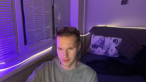 Leon online show from January 14, 11:20 pm