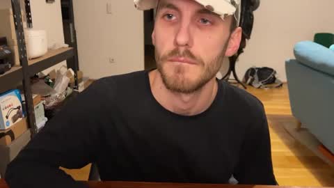 Snapshot of leonvampire chatting on December 16, 4:05 pm Leon online show from December 16, 4:05 pm