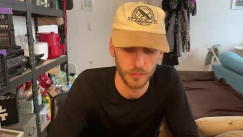 Snapshot of leonvampire chatting on November 28, 1:36 pm Leon online show from November 28, 1:36 pm