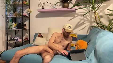 Snapshot of leonvampire chatting on December 19, 2:02 pm Leon online show from December 19, 2:02 pm