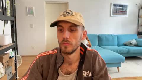 Leon online show from March 17, 2:20 pm