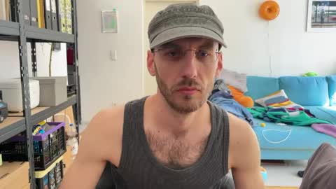 Leon online show from May 21, 8:10 am