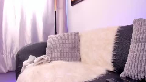 Leo  online show from November 9, 5:00 pm