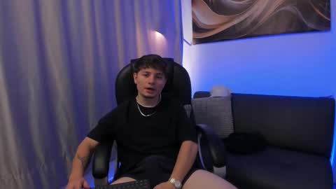 Leo  online show from February 20, 4:53 am