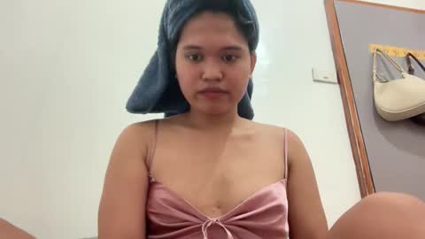 Jenn online show from April 25, 4:15 am