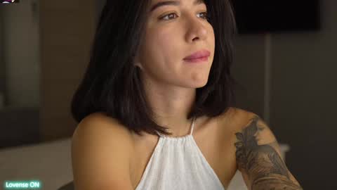 Leora online show from December 2, 3:36 pm