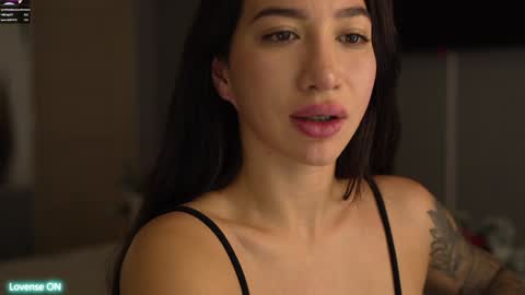 Leora online show from December 13, 7:21 pm