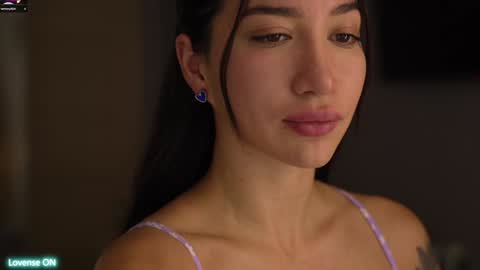 Leora online show from December 15, 4:15 pm