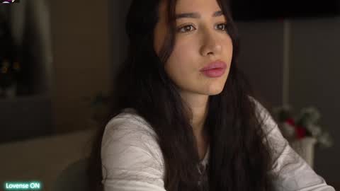 Leora online show from December 20, 4:04 pm