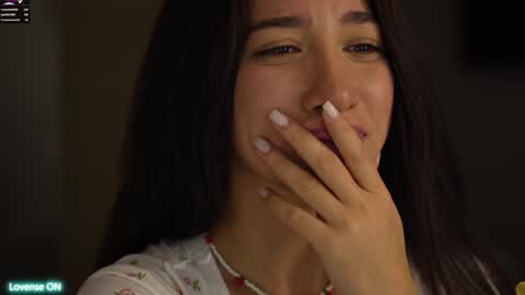 Leora online show from January 3, 5:20 pm