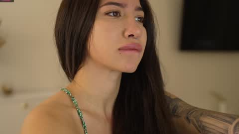 Leora online show from February 4, 5:12 pm