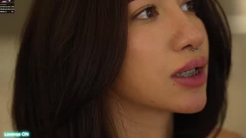 Leora online show from February 15, 3:50 pm