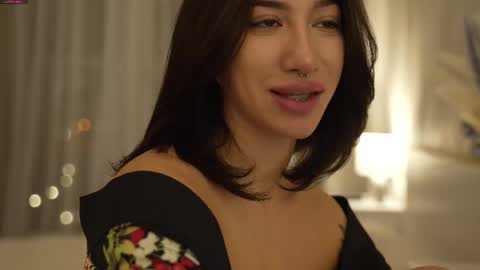 Leora online show from March 3, 7:28 pm