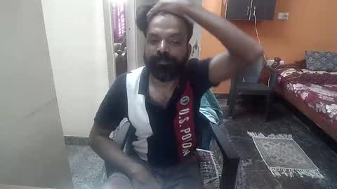 Snapshot of leosbroad chatting on December 8, 9:13 am Leo online show from December 8, 9:13 am