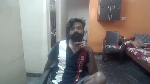 Snapshot of leosbroad chatting on December 8, 3:02 pm Leo online show from December 8, 3:02 pm