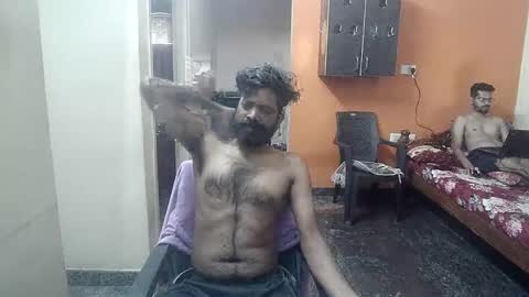 Snapshot of leosbroad chatting on December 13, 6:53 am Leo online show from December 13, 6:53 am