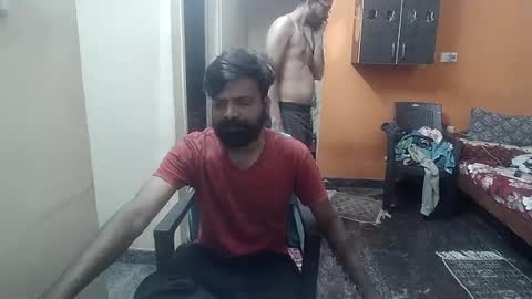 Snapshot of leosbroad chatting on December 14, 6:09 pm Leo online show from December 14, 6:09 pm