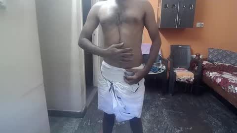 Snapshot of leosbroad chatting on December 22, 1:55 pm Leo online show from December 22, 1:55 pm