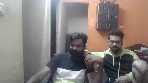 Snapshot of leosbroad chatting on December 28, 6:29 pm Leo online show from December 28, 6:29 pm