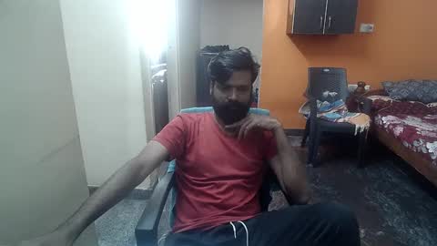 Snapshot of leosbroad chatting on December 30, 7:26 am Leo online show from December 30, 7:26 am