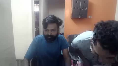 Snapshot of leosbroad chatting on January 1, 6:47 am Leo online show from January 1, 6:47 am