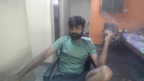 Snapshot of leosbroad chatting on January 6, 6:03 am Leo online show from January 6, 6:03 am