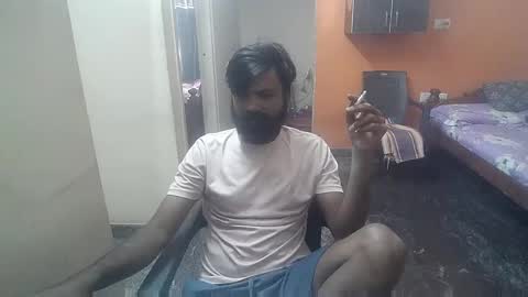 Snapshot of leosbroad chatting on January 13, 6:06 am Leo online show from January 13, 6:06 am