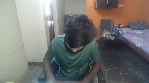 Snapshot of leosbroad chatting on January 17, 7:51 am Leo online show from January 17, 7:51 am