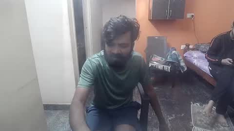 Snapshot of leosbroad chatting on January 17, 1:35 pm Leo online show from January 17, 1:35 pm