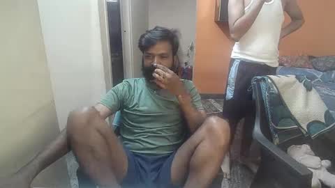 Snapshot of leosbroad chatting on January 19, 6:09 am Leo online show from January 19, 6:09 am