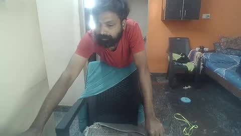 Snapshot of leosbroad chatting on January 20, 6:10 am Leo online show from January 20, 6:10 am