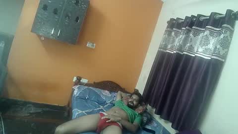 Snapshot of leosbroad chatting on February 1, 7:57 am Leo online show from February 1, 7:57 am