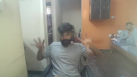 Snapshot of leosbroad chatting on February 16, 3:15 am Leo online show from February 16, 3:15 am