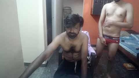 Snapshot of leosbroad chatting on October 25, 6:13 pm Leo online show from October 25, 6:13 pm