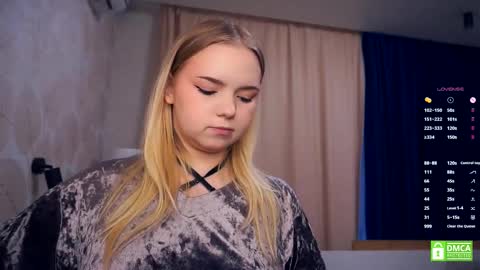 Hello everyone Im Lora Its my first day Were going to have fun together online show from November 17, 5:02 am