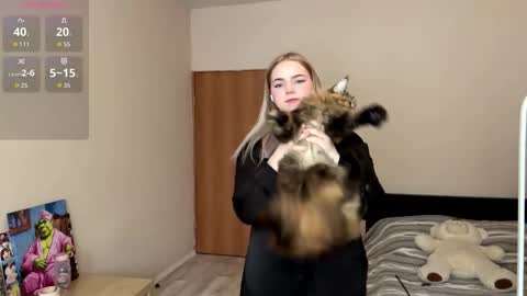 Hello everyone Im Lora Its my first day Were going to have fun together online show from February 19, 5:36 am