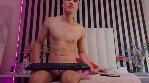 leotease online show from May 15, 11:23 pm