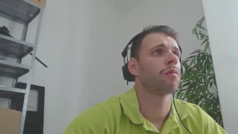 Snapshot of leozinhohd chatting on September 30, 4:45 pm leozinhohd online show from September 30, 4:45 pm