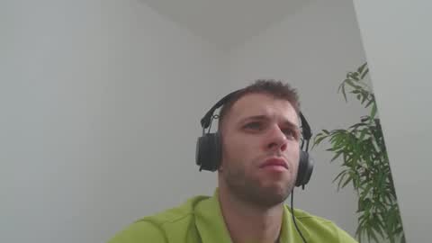 Snapshot of leozinhohd chatting on November 11, 7:03 pm leozinhohd online show from November 11, 7:03 pm