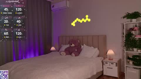 Nicole Moore online show from September 12, 3:12 pm