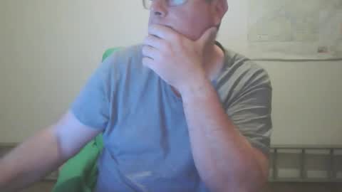 Snapshot of lerase40 chatting on November 23, 3:45 pm homquisgode online show from November 23, 3:45 pm