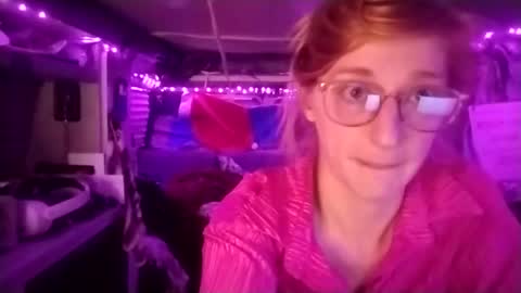 Snapshot of lesleygumgrass chatting on February 14, 4:47 am LesleyGumGrass- The Boring Trans girl online show from February 14, 4:47 am