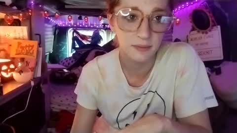 Snapshot of lesleygumgrass chatting on September 20, 5:58 pm LesleyGumGrass- The Boring Trans girl online show from September 20, 5:58 pm