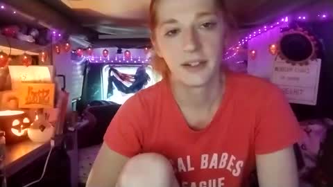 Snapshot of lesleygumgrass chatting on September 23, 5:27 pm LesleyGumGrass- The Boring Trans girl online show from September 23, 5:27 pm